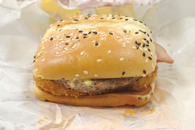 「ザク切りポテト＆肉厚ビーフやみつきコンソメペッパーマヨ」は、兎にも角にも具の絵力強め!