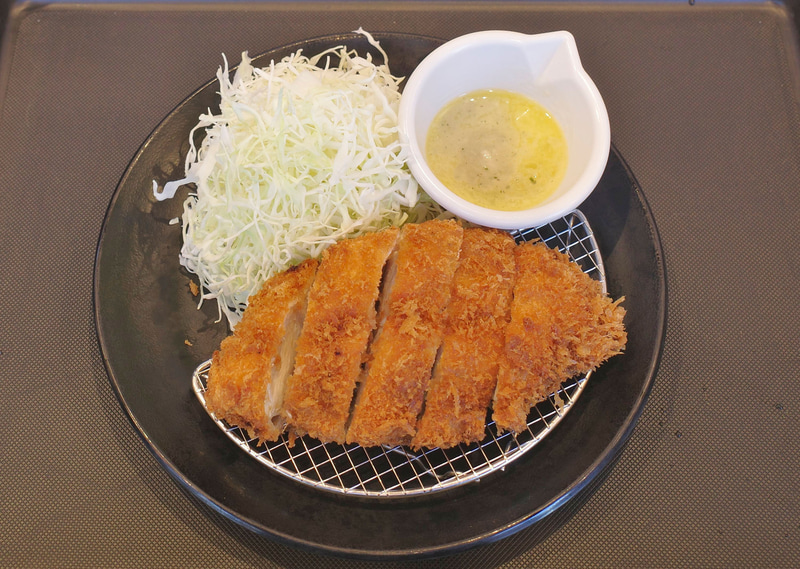 “肉厚”チキンムネかつは見た目の貧弱感なし!