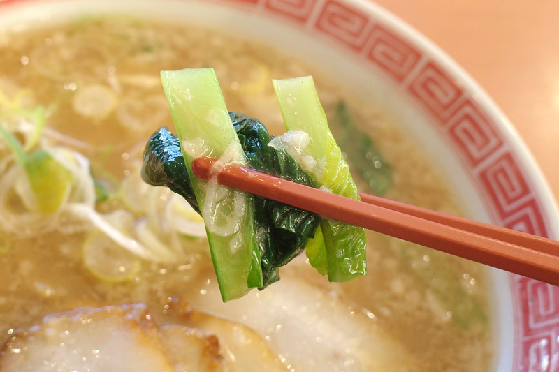 苦味強めな小松菜は箸休めにピッタリ!