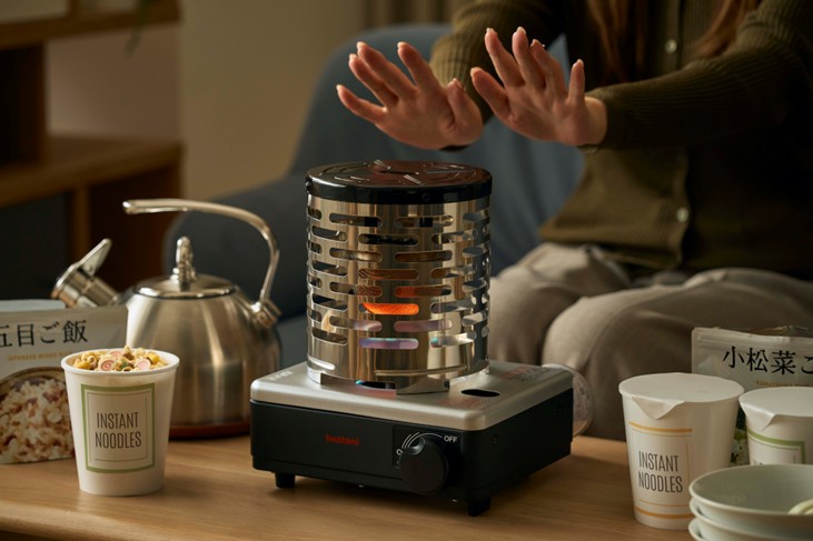 「ストーブユニット」を装着すれば、赤熱部から放射される遠赤外線により暖房効果を発揮