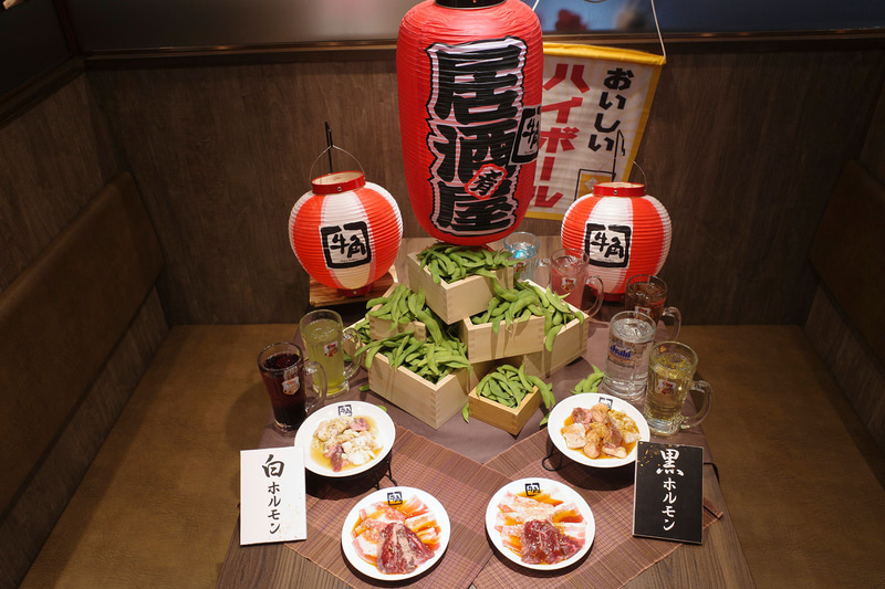 試食会場では焼肉居酒屋な雰囲気で「焼肉酒場セット」がお出迎え!