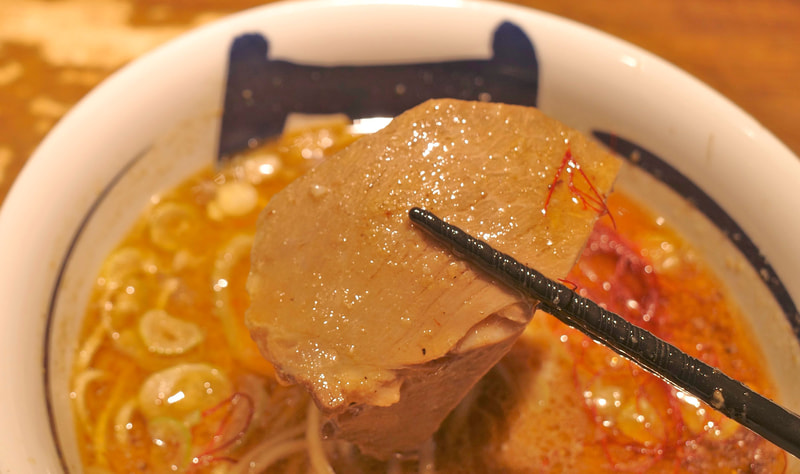 チャーシューは脂身が皆無で肉々しくさっぱり!