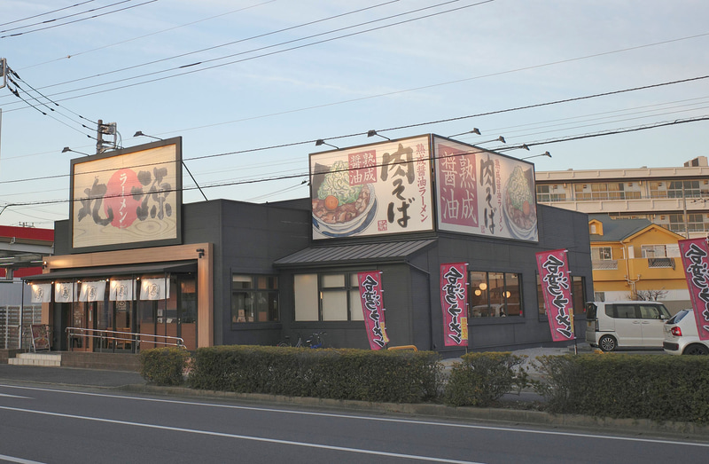 お店の外では幟で「台湾ラーメン」をアピール!