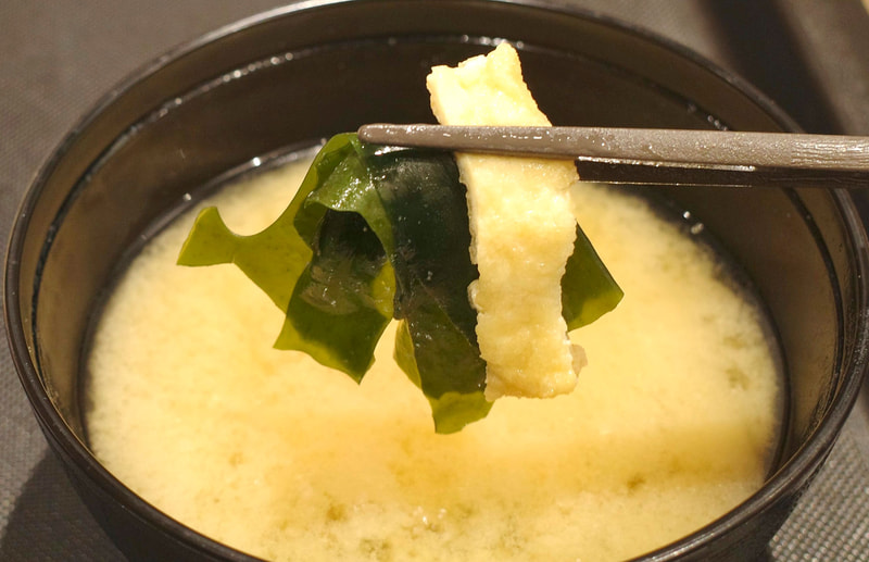 油揚げとわかめ入りのみそ汁でFINISH!