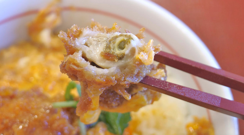牡蠣フライの牡蠣は身がふっくらかつ、旨味もパワフル!