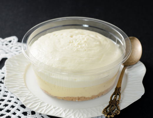 「盛りすぎ！ふわ濃チーズケーキ」(税込319円)