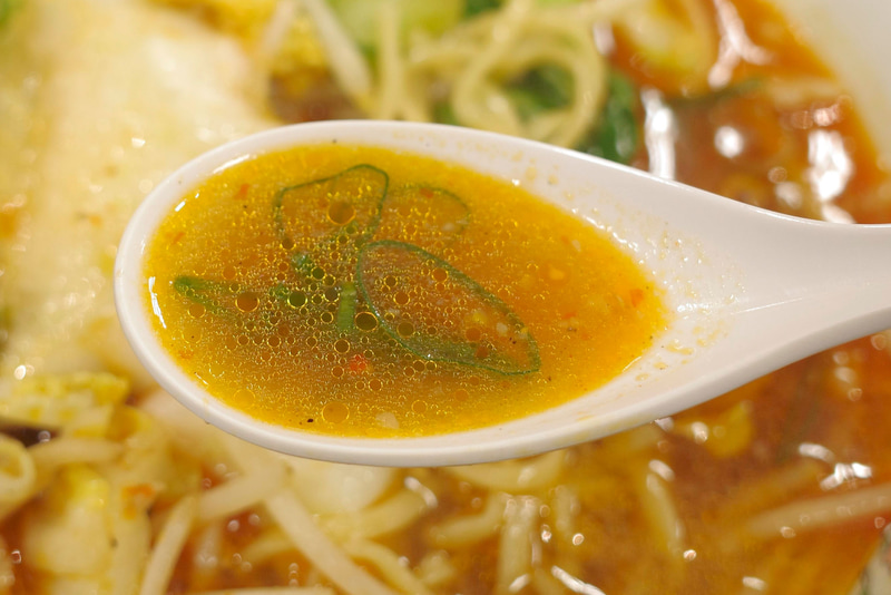 スープに青ねぎをMIXして爽快感UP!