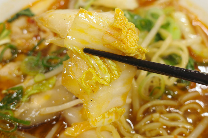 白菜は元の味が分からなくなるくらいにスープと味が同化しています!