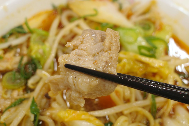 豚肉は脂身が少ない部位を使っているためか、お肉の持つマッシブな旨味がダイレクトに押し寄せてきます!