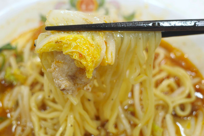 麺は白菜と豚肉を一緒にしてほおばるのが正解と実感しながらFINISH!