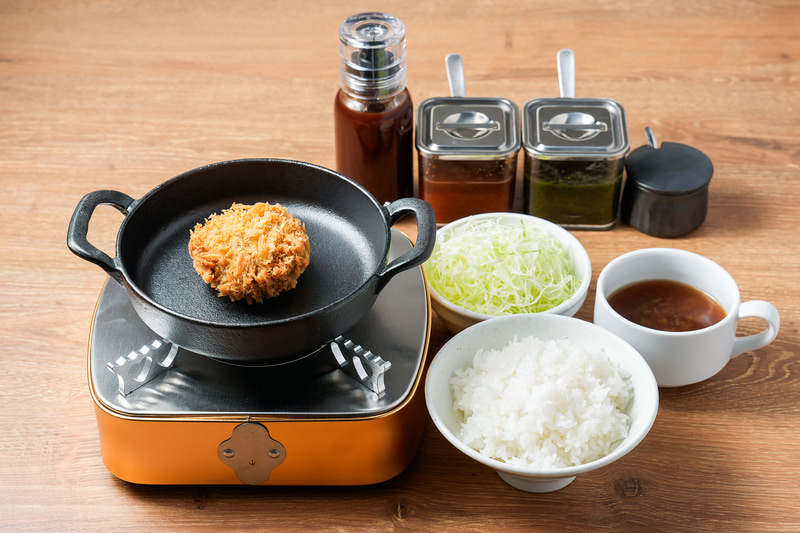 ※ごはん・オニオンスープ・キャベツはおかわり無料