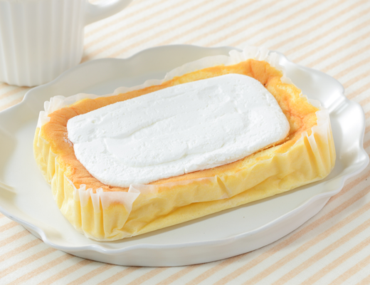 「盛りすぎ！ふわもち生シフォン」(税込257円)