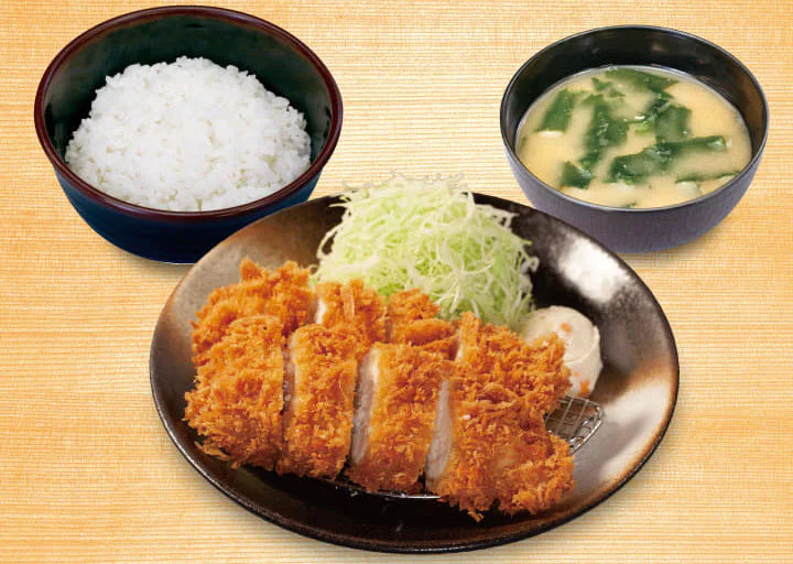 「得朝ささみかつ定食(小鉢なし)」(823kcal)　590円