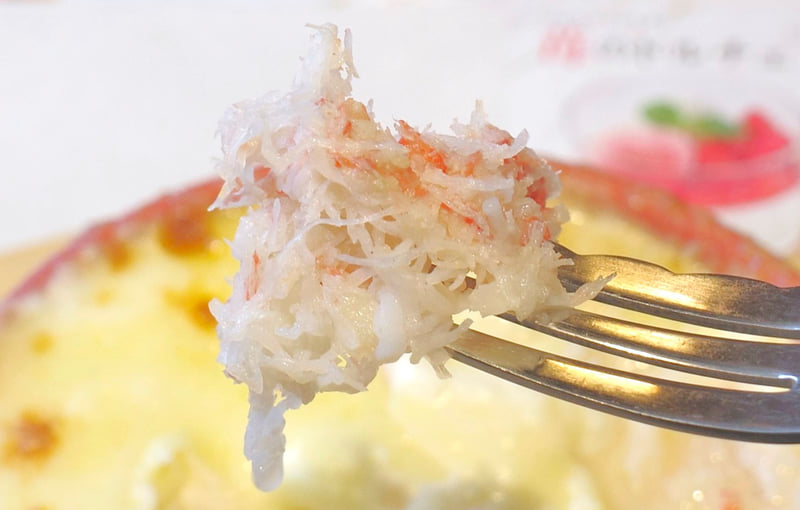 蟹のほぐし身は蟹の爪と比べると味は一段劣るものの、早々にフェットチーネに絡めてほおばりたいのが本音!