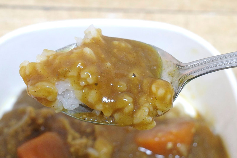 料理の味の方向性を定めるカレールーはもちろんのこと、ご飯のクオリティも高く素直にウマウマ!
