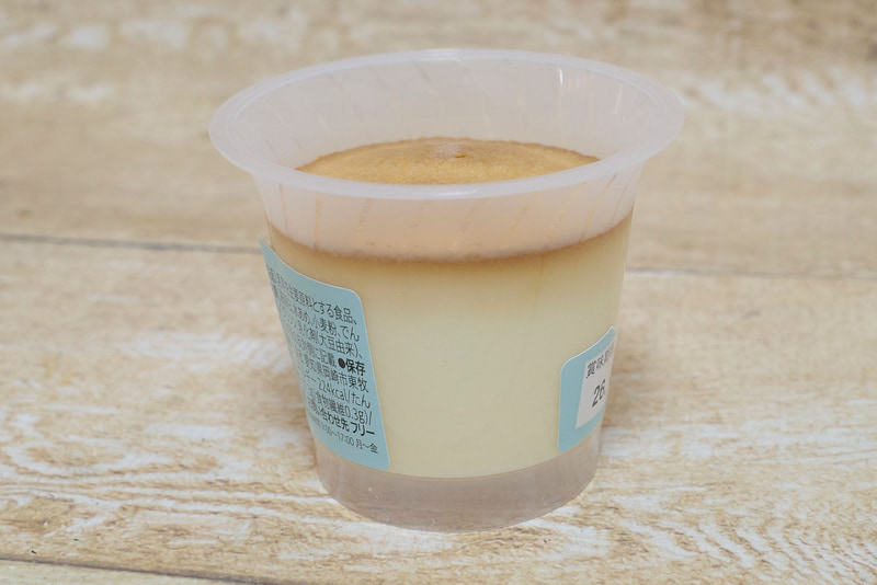 「7プレミアム チーズにおぼれたチーズケーキ」の中身の割合はベイクドチーズケーキが3割ほどに対して、とろけるチーズケーキが7割ほど!