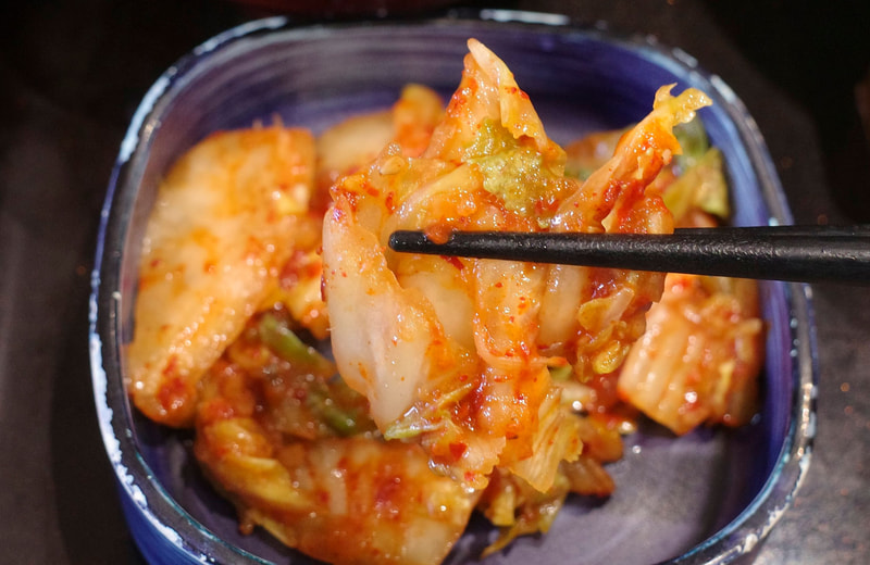 キムチは塩辛さがなく、鉄板牛プルコギとペアにして頬張りたいのが本音!