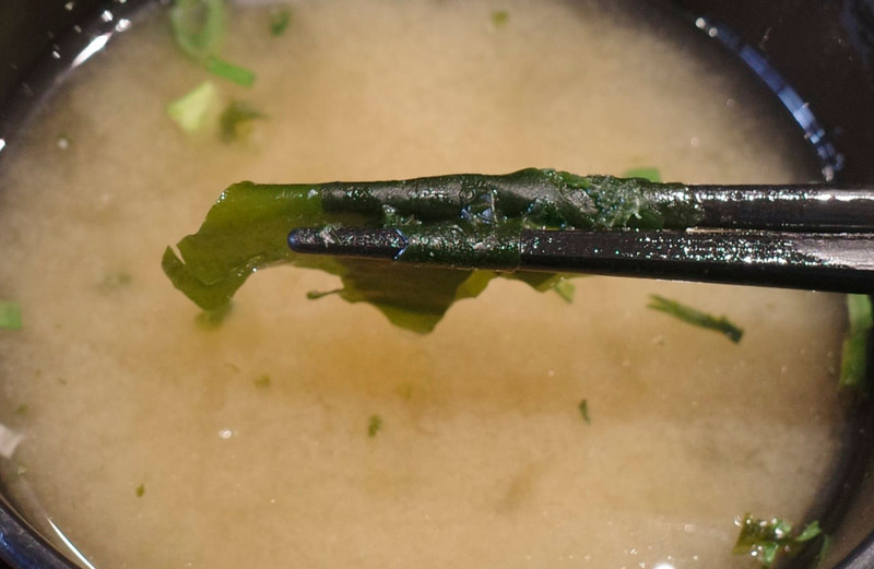 わかめとあおさ入りのみそ汁でFINISH!