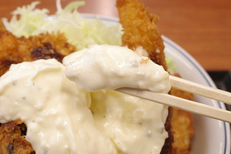 タルタルソースはマヨネーズを主体としていながらも、ピクルスをMIXしたことで爽快感も上々!