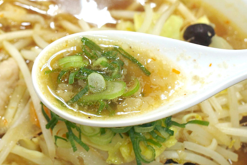 スープに青ねぎを交えることで後味がピチッと引き締まります!