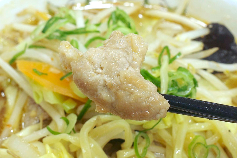 豚肉はマッシブな旨味に満ちて美味!