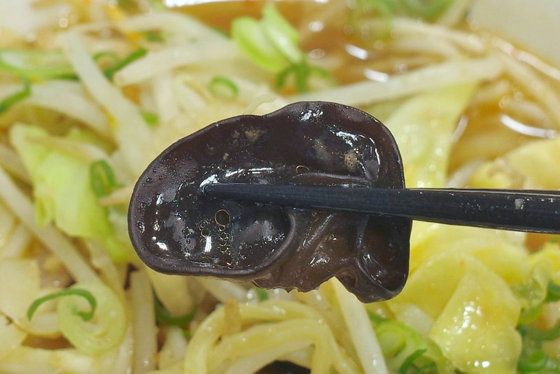 小気味良い固さのきくらげはもう少し量が欲しいのが本音!