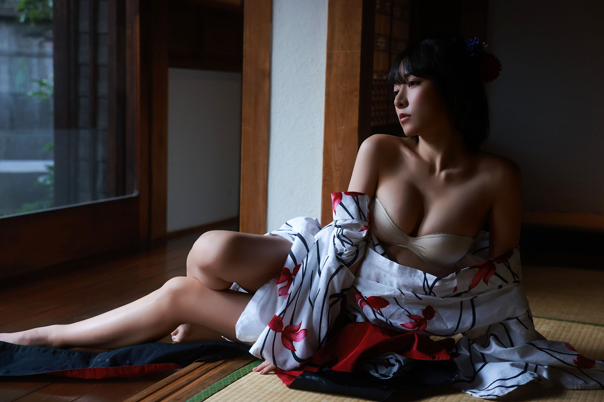 デジタル限定写真集『ミンミコ、襲来』より公開カット