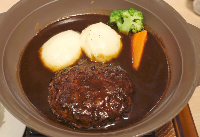 「THE職人ビーフハンバーグ」は熱気ムンムン!