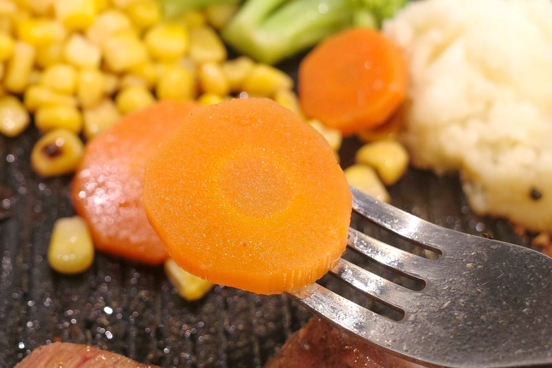 人参はUS産ブレードミートステーキの旨味をかき消すほどに激甘!
