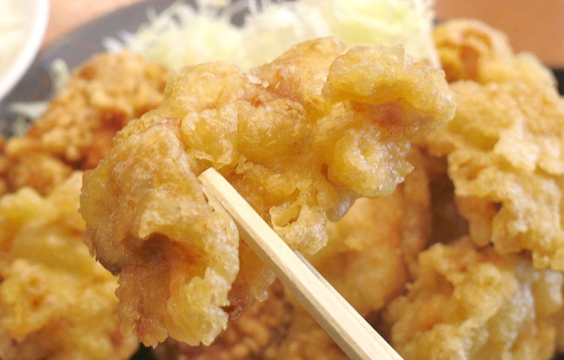 とり天は揚げ具合、素材の持つ旨味の強さは申し分ないものの、唯一塩気が足りないのがウィークポイント!