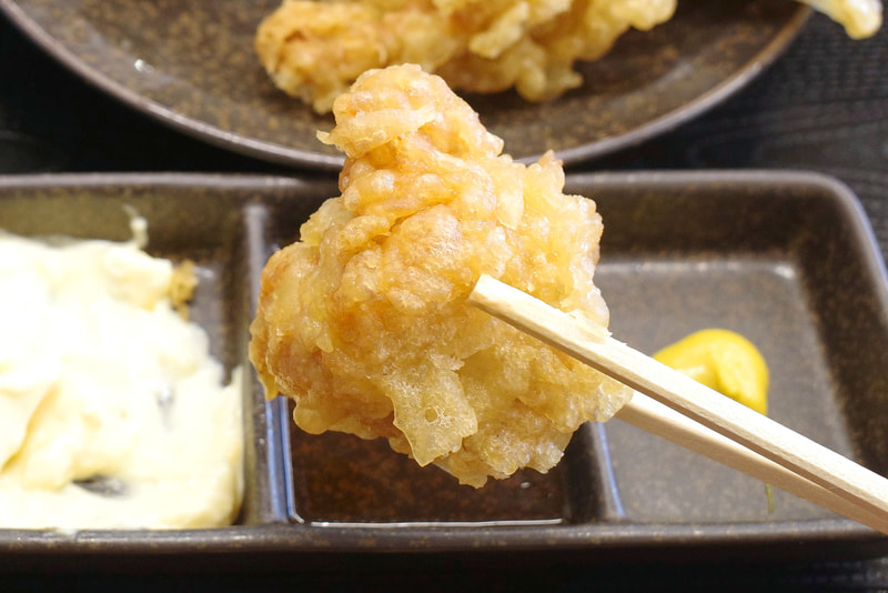 スッキリとした気分でとり天を味わいたいなら酢醤油を絡めることをオススメ!