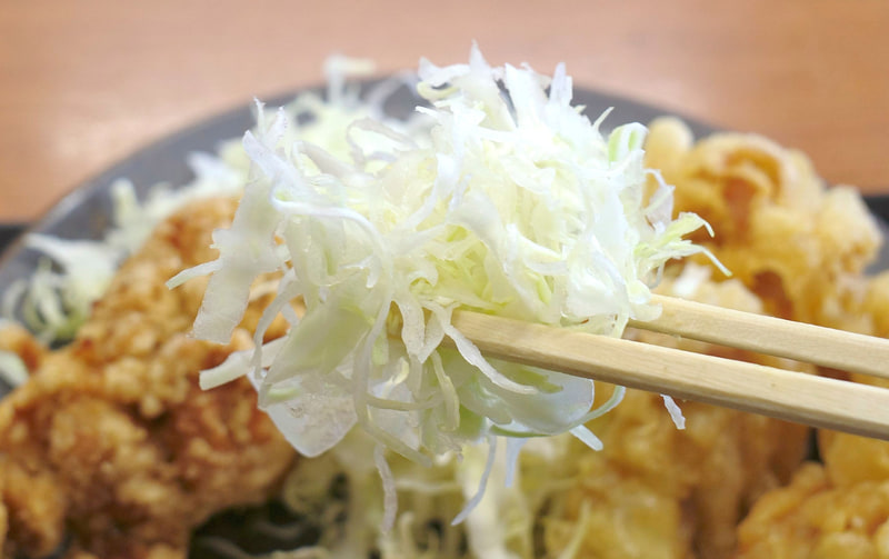 お口の中のリフレッシュ効果高めな千切りキャベツでFINISH!