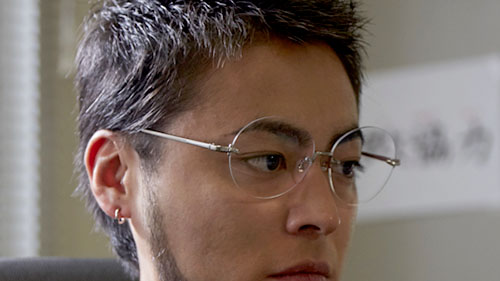 山田孝之さん特注のウシジマくん愛用メガネのレプリカが発売～全実写版で使用のメガネを専門メーカーが採寸し完全再現 - ネタとぴ