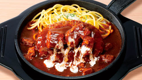 牛肉ゴロゴロのあつあつシチューをたっぷりかけたハンバーグ! Sガストが「ビーフシチューバーグ」を本日7日(木)から期間限定販売～ビーフシチュー ...