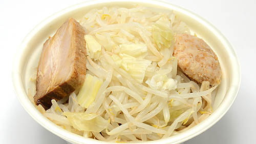 にんにく3 5倍にマシマシ 野菜マシ チャーシューマシの二郎系 セブン イレブンがレンジ麺 中華蕎麦とみ田監修 ワシワシ食べる豚ラーメン を発売 ネタとぴ