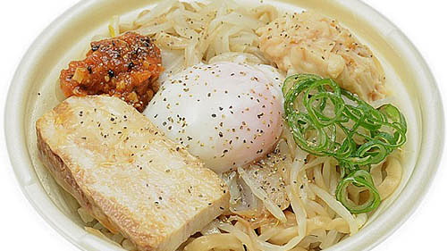 セブン イレブンが 中華蕎麦とみ田監修豚まぜソバ 豚骨醤油味 を本日16日 金 発売 豚ラーメン よりさらに極太のワシワシ麺に辛味 温玉 カツオマヨ インパクト抜群の税込594円 ネタとぴ