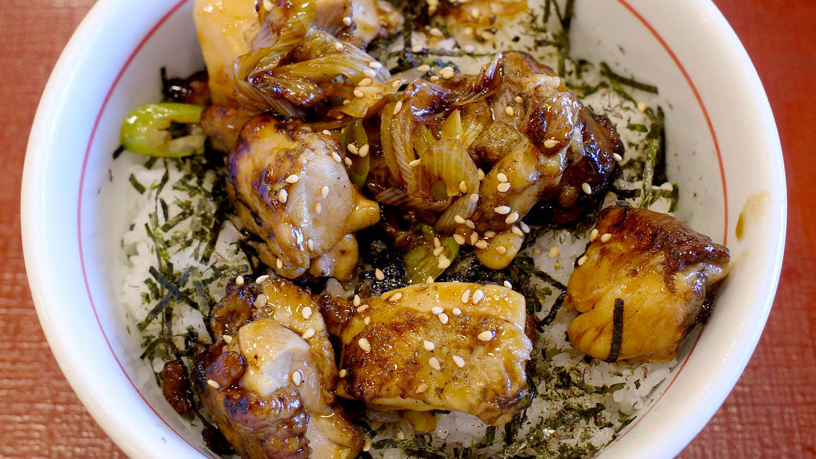 焼き鳥を堪能！なか卯の本格炭火焼き鳥丼